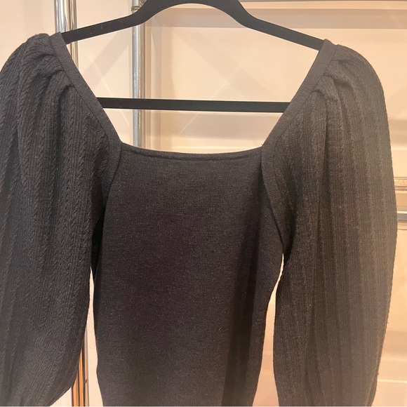 Sandro sweater 
Designer sz 2 which is a 38 or a Medium - Picture 7 of 7